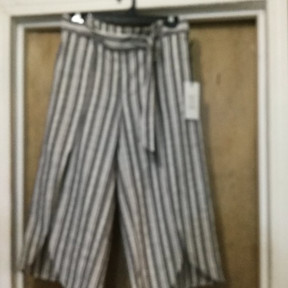 NWT Stripped Linen/Cotton Culottes with open front of legs very nice size Medium - Picture 1 of 7